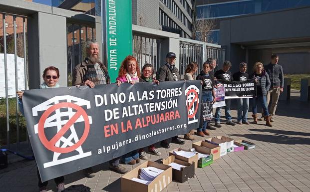 'Di No a las Torres' presenta más de 4.000 alegaciones contra la línea eléctrica del Valle de Lecrín