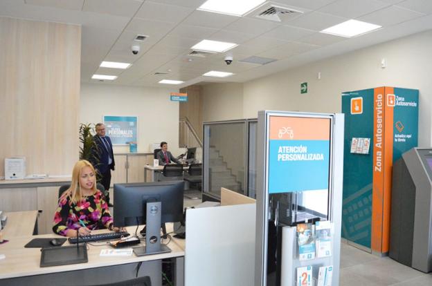 Cajamar planea duplicar su red en Galicia y entrar en el País Vasco