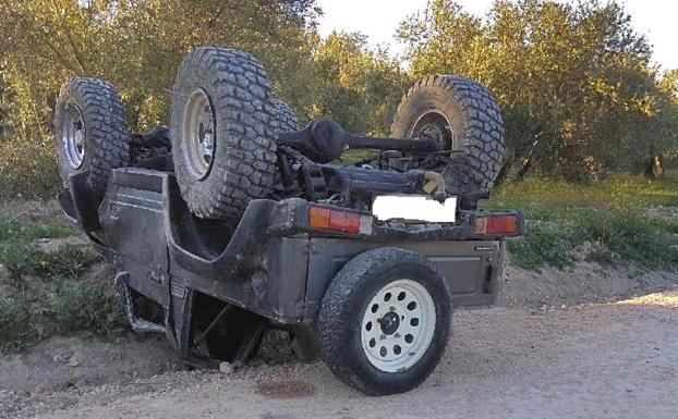 Muere un vecino de Sabiote al volcar su todoterreno en un carril de tierra