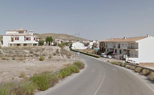 Un afectado por inhalación de humo en el incendio de una casa prefabricada en La Malahá (Granada)