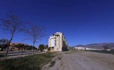 Salobreña tendrá una zona verde paralela al vial central, 20 años después