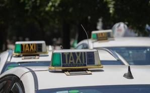 Taxistas de Granada hacen una colecta para hacer frente a las posibles multas recibidas durante la huelga