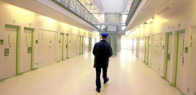 Proponen arresto domiciliario para las penas más leves: «La cárcel no sirve para nada»