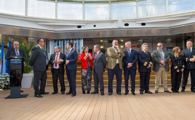 La principal naviera del país 'bautiza' en Motril un barco con el nombre Ciudad de Granada