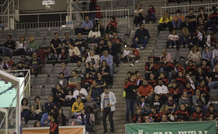 Encuéntrate en la grada