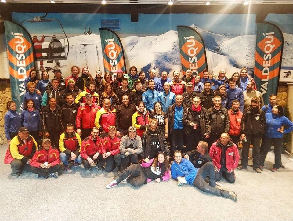 El equipo de Valdesquí, en lo que se espera sea un hasta luego durante la dura temporada/Valdesquí