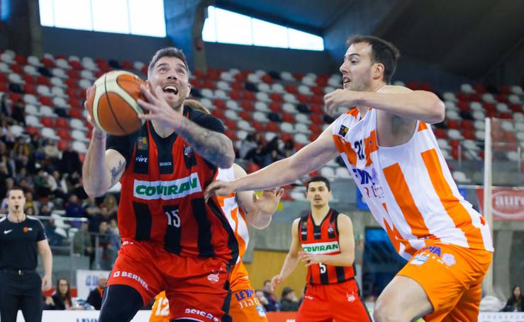 El Covirán también vence en La Coruña