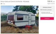 El peculiar 'piso' de alquiler que se oferta en Granada es legal: una caravana en pleno campo