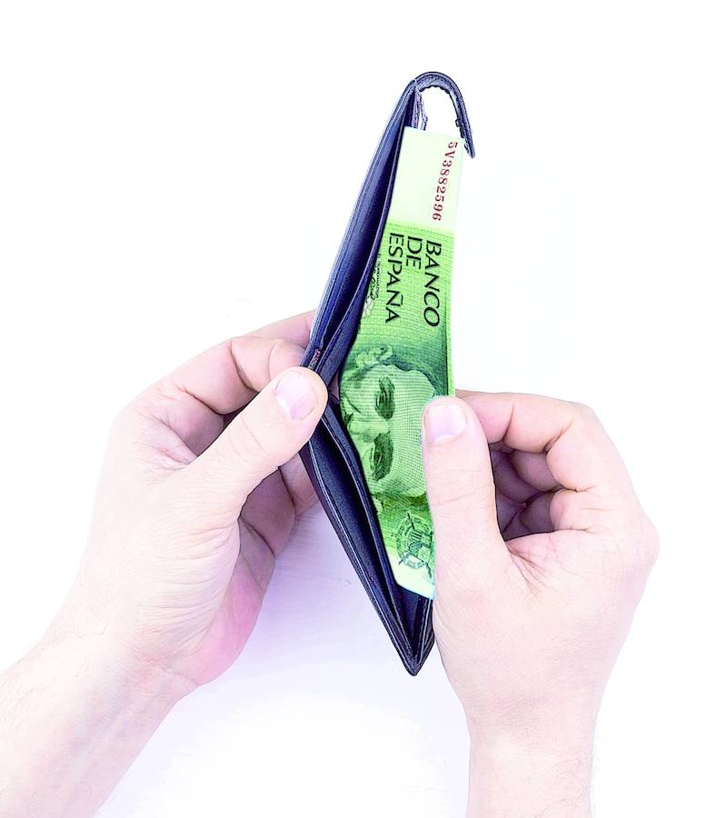 Comenzó estafando a los bancos con sólo 35 años y a los 57 sigue con las empresas