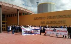 Los empleados públicos de la cárcel de Albolote se concentran contra las últimas agresiones