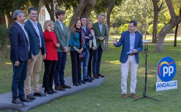 Juanma Moreno, satisfecho con los cabezas de lista elegidos por Casado