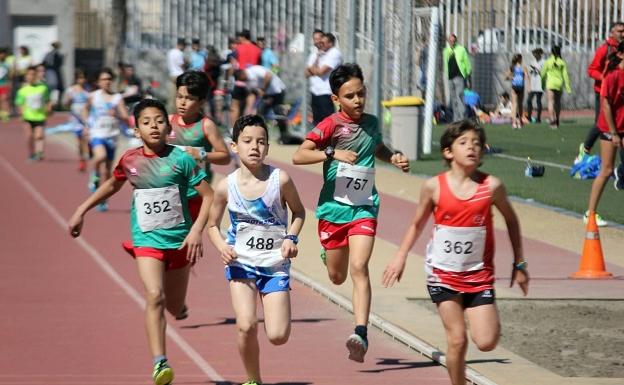 El club de Atarfe crea la primera escuela de triatlón de la provincia
