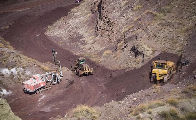 Las minas de Alquife resucitan y extraen hierro 23 años después