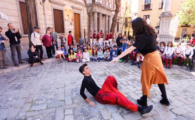 'El rey león' y homenaje a Martín Recuerda en el Día Mundial del Teatro en Granada
