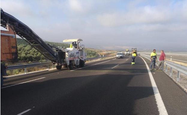 Diputación aprueba una moción para instar a la Junta a terminar la Autovía del Olivar