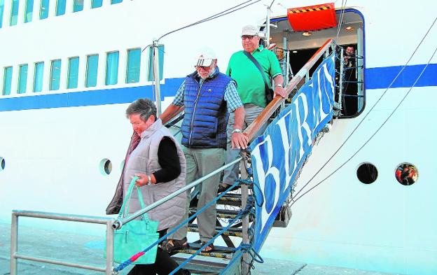 Motril recibirá 20 cruceros de lujo y un 53% más de pasajeros que en 2018