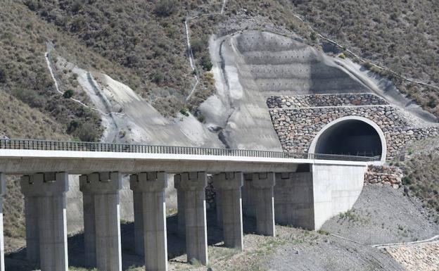 Adjudicadas las obras de plataforma de los tramos Los Arejos-Níjar y Níjar-Río Andarax