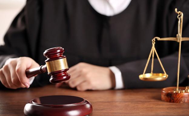 La Audiencia juzgará a un empleado municipal de Higuera de Calatrava acusado de falsear cheques