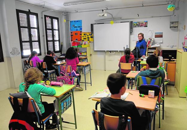 «El colegio se calienta con radiadores de aceite programados con temporizadores»