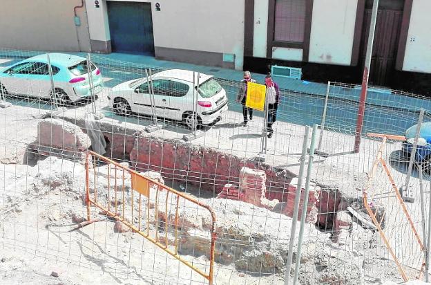 Los restos de una casa nazarí obligan a cambiar el proyecto de la calle Pósito