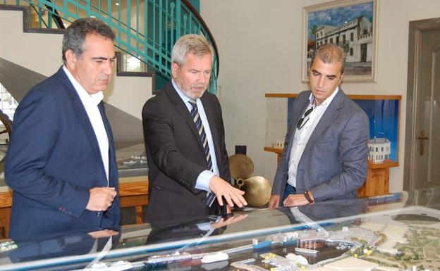 El puerto y Comotrans estudian nuevas vías de colaboración para ser más competitivos