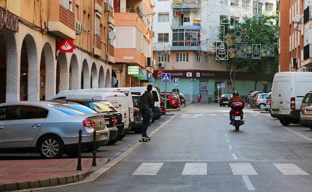 Sindicatos critican que se vigile la prostitución en Oliveros con los «escasos» agentes de Policía Local