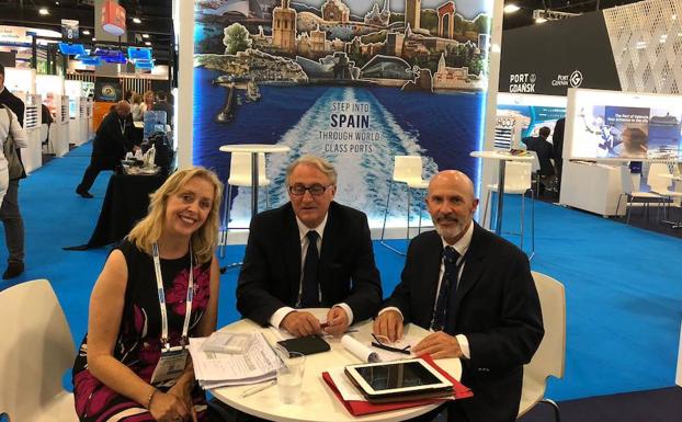 Los pasajeros del crucero Azamara Pursuit 'invaden' Almería