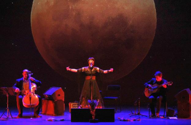 Amor, fado, tango y baile en directo con Minha Lua