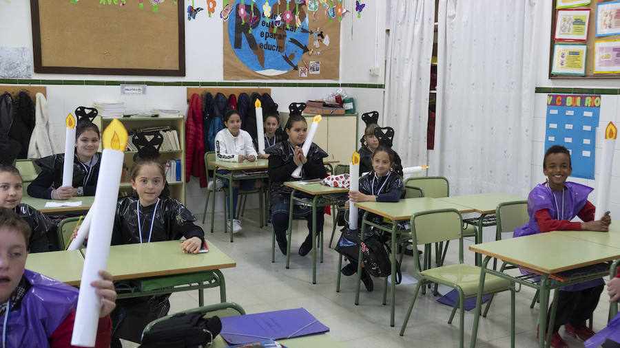 El Colegio Ave María procesionó por el Albaicín