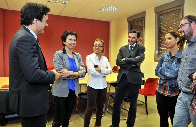 «Compromiso» de la Junta con la plantilla de cita previa en Linares