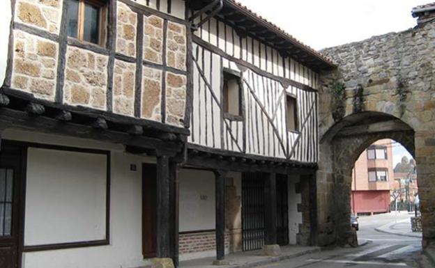 Aguilar de Campoo, pueblo palentino de aroma a galleta y brillante arquitectura