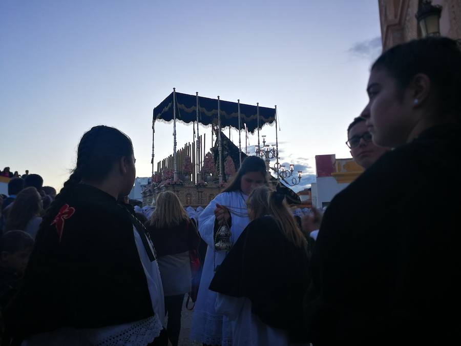 La Virgen de los Dolores desata la pasión en las calles de Almuñécar