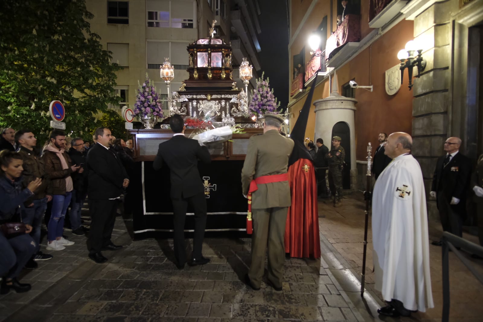 El Santo Entierro cierra un Viernes Santo redondo