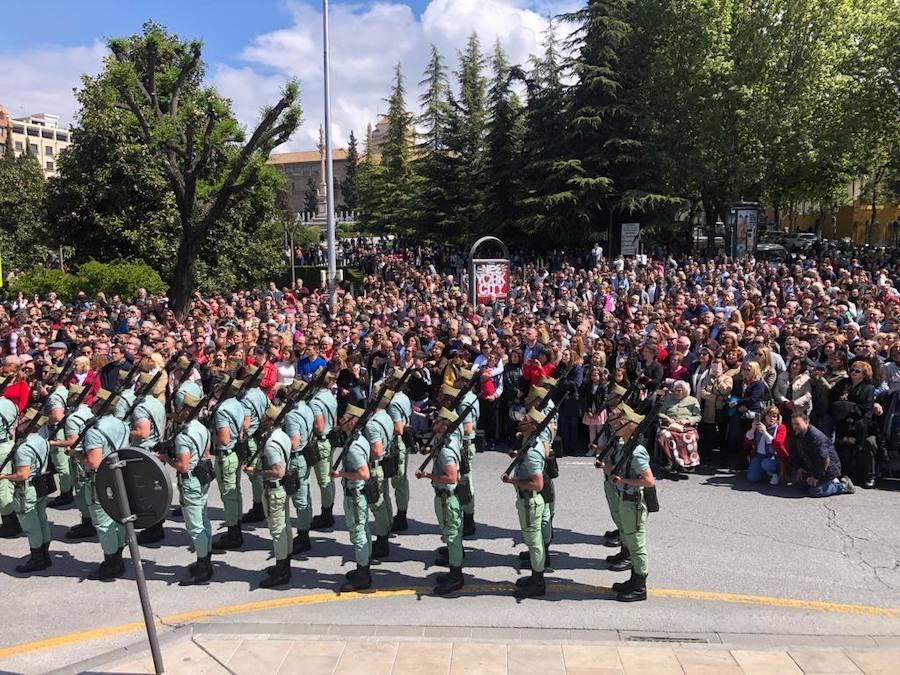 Así desfila La Legión por Granada