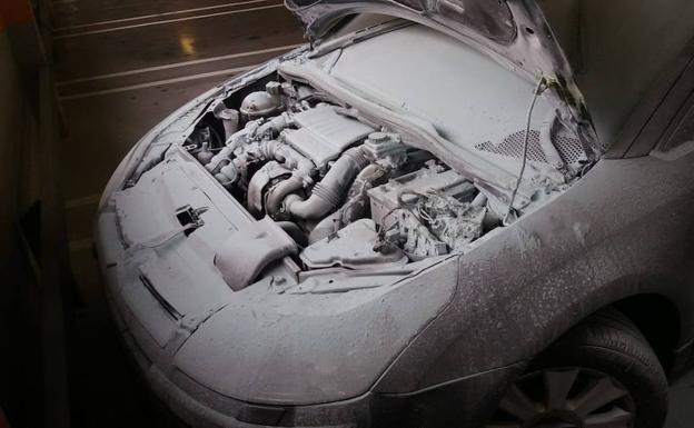 Desalojan el Mercadona de Mancha Real al arder un coche del párking