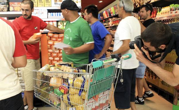 Piden año y medio de cárcel para Bódalo y Curro Moreno por asaltar un supermercado en 2012
