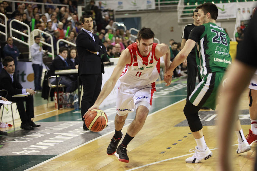 El Cáceres-Covirán, en imágenes