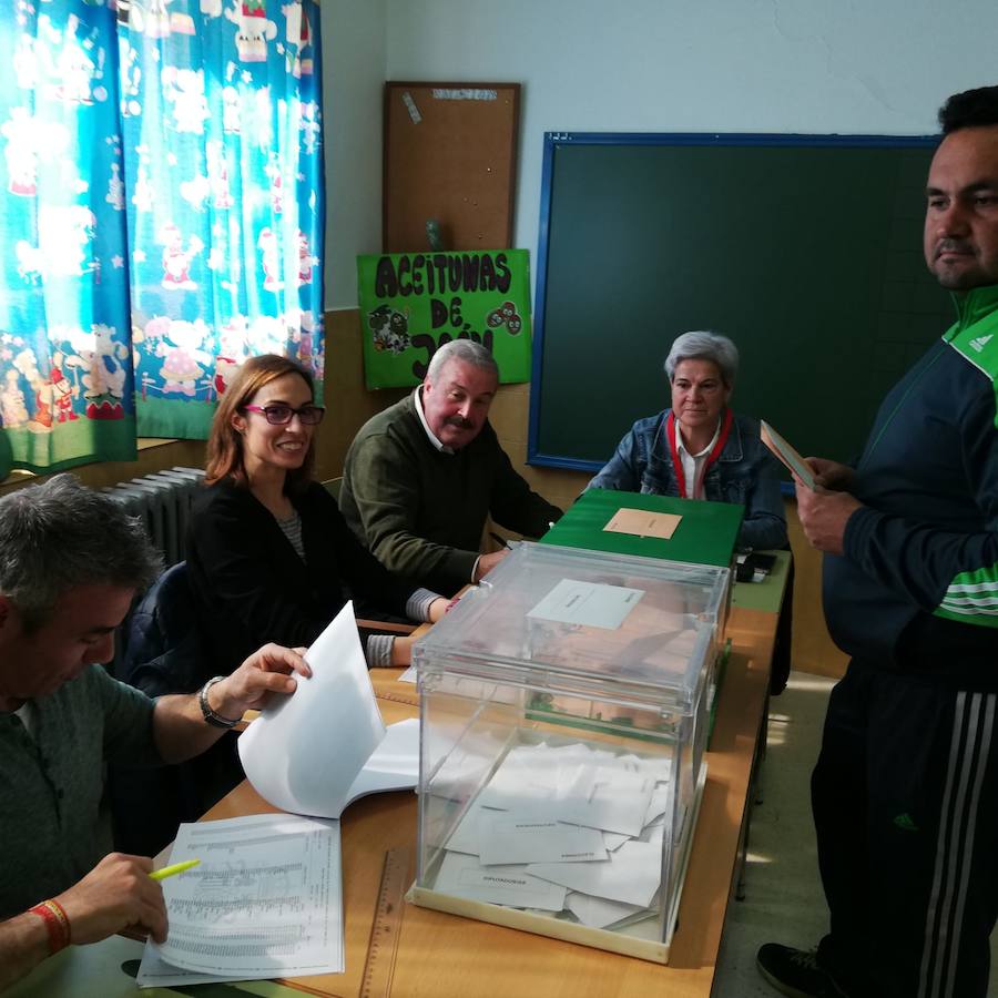 Todas las imágenes de la jornada electoral en Jaén