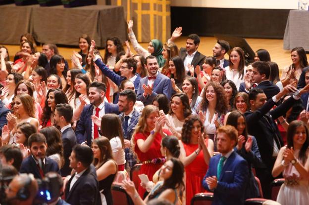 Multitudinaria graduación de la Facultad de Farmacia