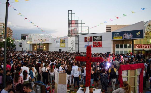 La esencia de la fiesta en la Cruz de Ideal