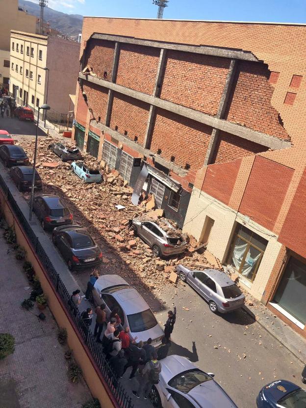 Urbanismo da dos meses a la propiedad del Club Costa para reparar la fachada