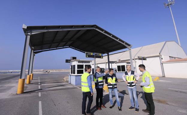 El puerto mejora sus instalaciones ante la previsible subida de viajeros
