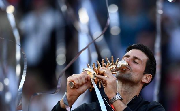 Djokovic suma su tercera corona en Madrid e iguala con Nadal en Masters 1.000