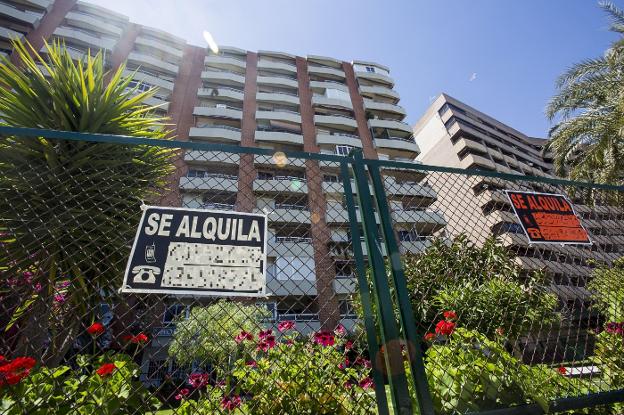 Almería tiene actualmente casi 8.300 pisos turísticos ofertados en webs especializadas