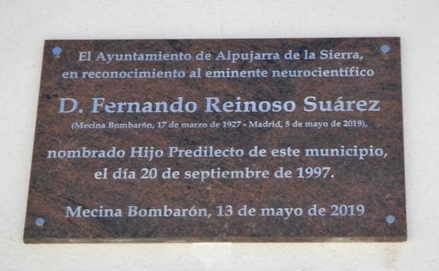 placa de premio póstumo