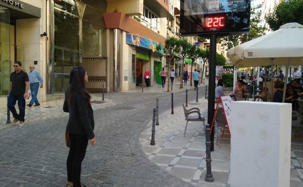 Los relojes termómetro de Jaén vuelven a funcionar dos años después y en más lugares