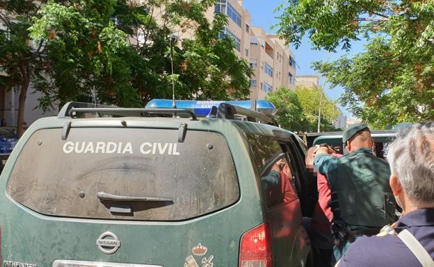 La operación antidroga permite incautar importante documentación y dinero en Granada
