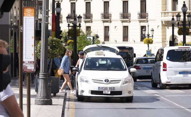 Un solo agente acumula más de un centenar de las multas a los taxistas