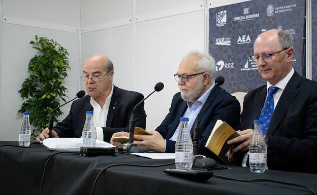 Juan Vellido vuelve al viejo París en 'Mieles de lino'