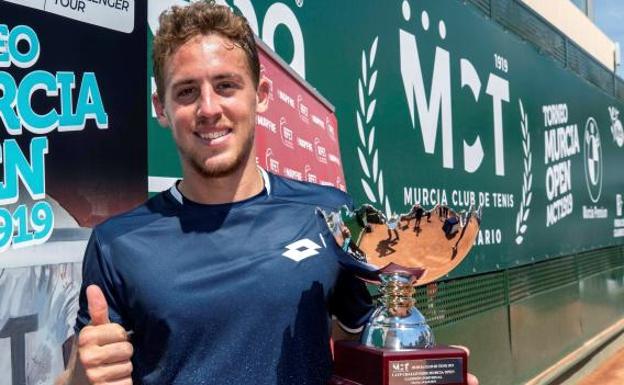 Roberto Carballés tira de épica para hacerse con el Challenger de Lisboa